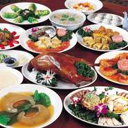豪華前菜、フカヒレ姿煮、北京ダック、アワビの旨煮、牛ヘレ肉のオイスターソース炒め　など豪華料理で全11品。※写真は５人前イメージです。