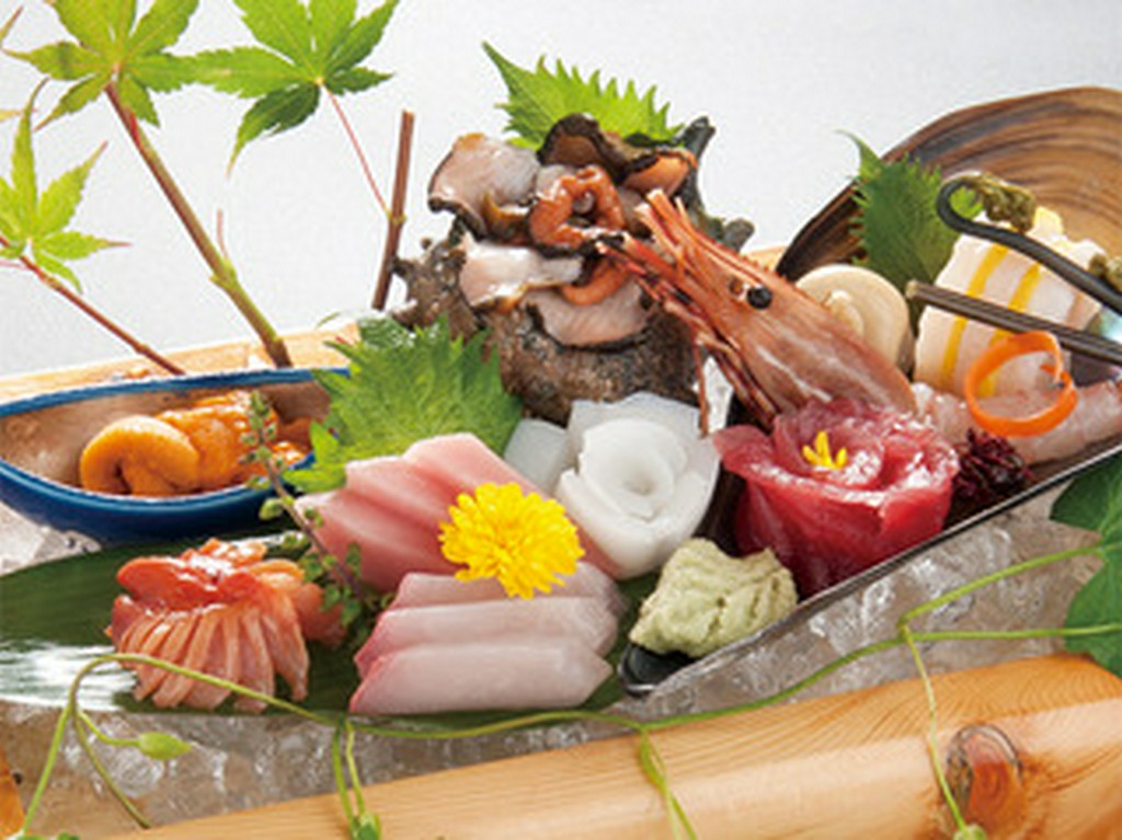 新鮮なお刺身を船盛りで豪勢に　