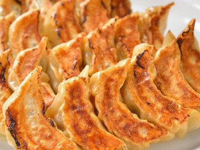 道産素材にこだわった肉汁たっぷり自慢の自家製餃子