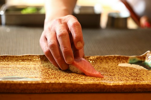 熟練の職人が織りなす極上のにぎりをご堪能ください