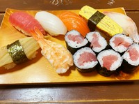 まぐろ
いか
たまご
サーモン
たい
あなご
えび
鉄火