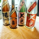 独特な酸味はまるで紹興酒か老酒、まるで洋酒。焙煎したローストや樽の香りは天麩羅や焼き魚との相性良し。蔵のオススメはなんと熱燗。平成15年醸造。