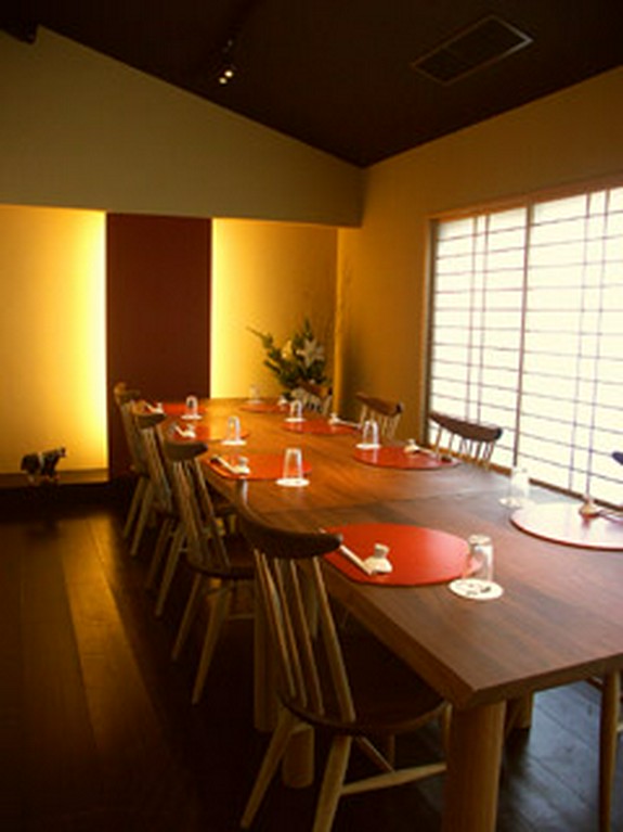 【テーブル席】　≪宴会/結納≫などにお勧め