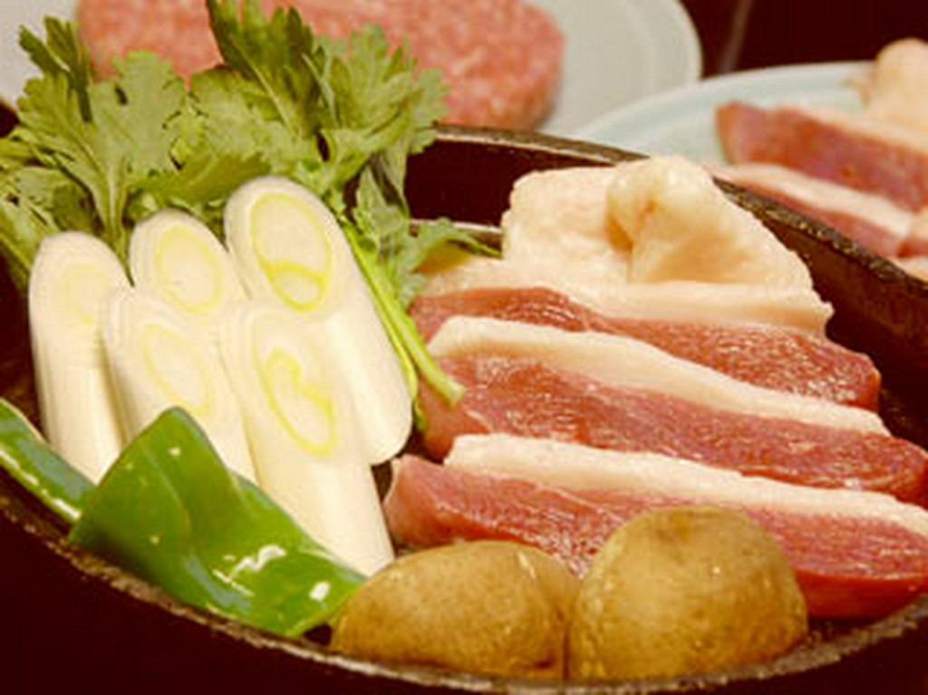 野菜やお肉のお替りも承ります。