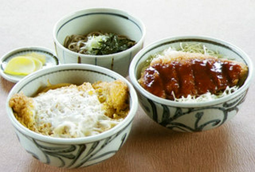 カツ丼(たまごとじ)とソースカツ丼