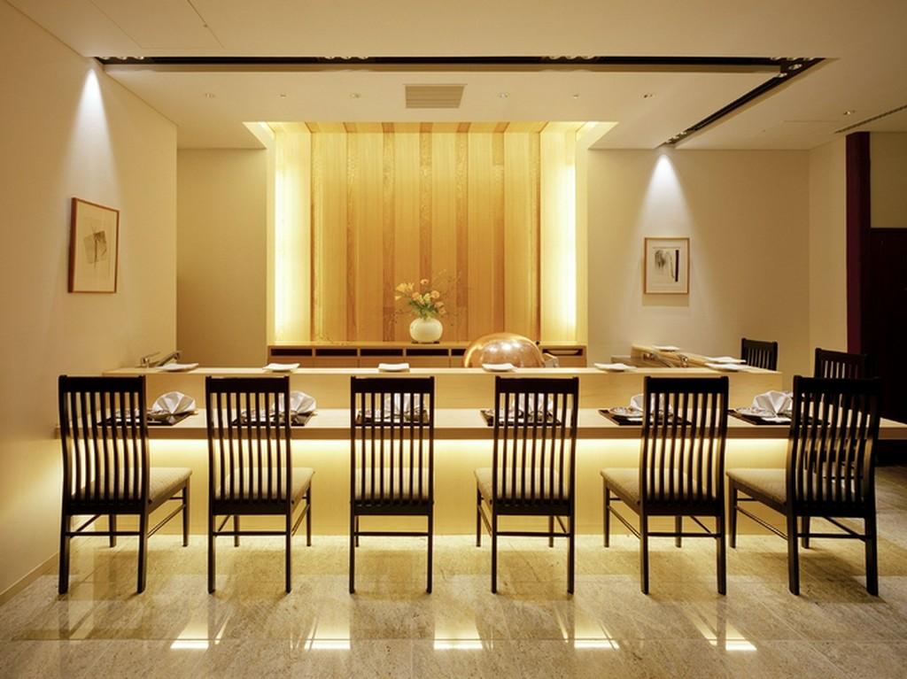 揚げたての天麩羅が味わえるカウンター席