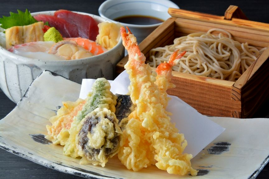 上質な空間でリーズナブルなランチもご用意しています