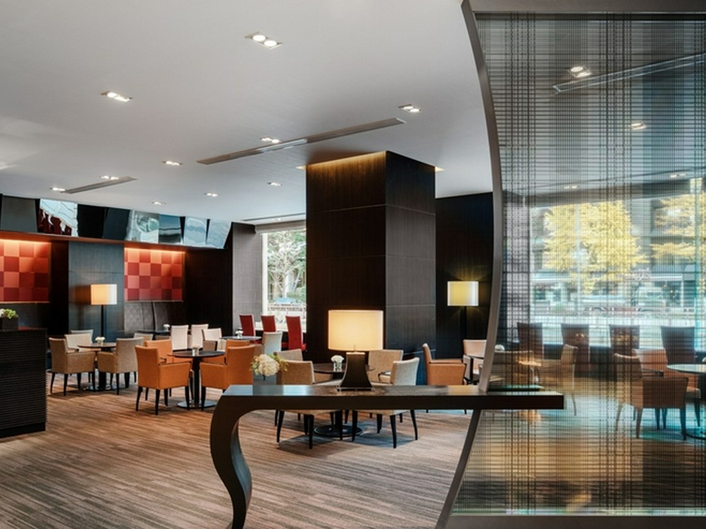 スタイリッシュなデザインの店内