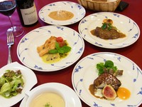 フランス風突き出・フォアグラのポワレ・オードブル・スープ・魚料理・肉料理・パン・サラダ・デザート・コーヒー