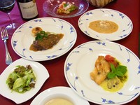 フランス風突き出・オードブル・スープ・魚料理・肉料理・パン・サラダ・デザート・コーヒー