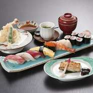 揚物、焼物、寿司、茶わん蒸し、お椀
