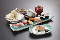 揚物、焼物、寿司、茶わん蒸し、お椀
