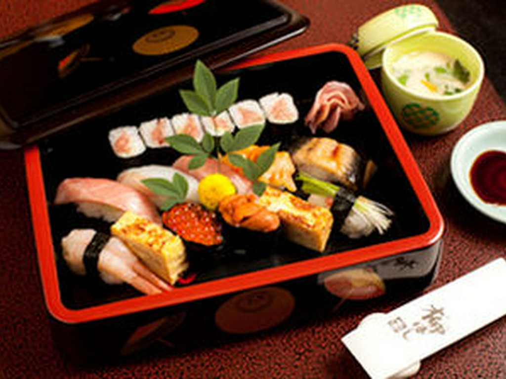 出前も承ります。※写真はおまかせにぎり