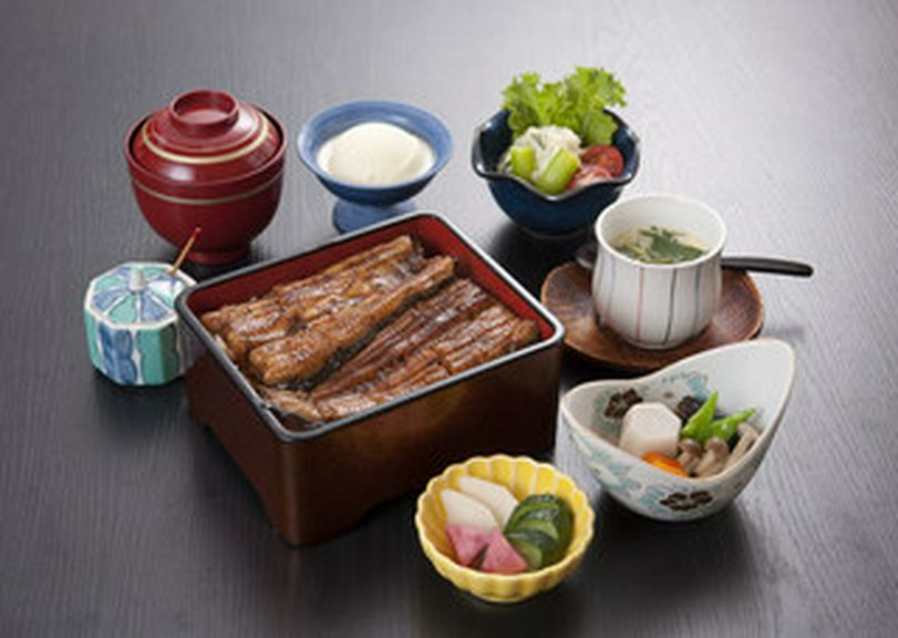おすすめ！　うな重セット　出前も承ります。