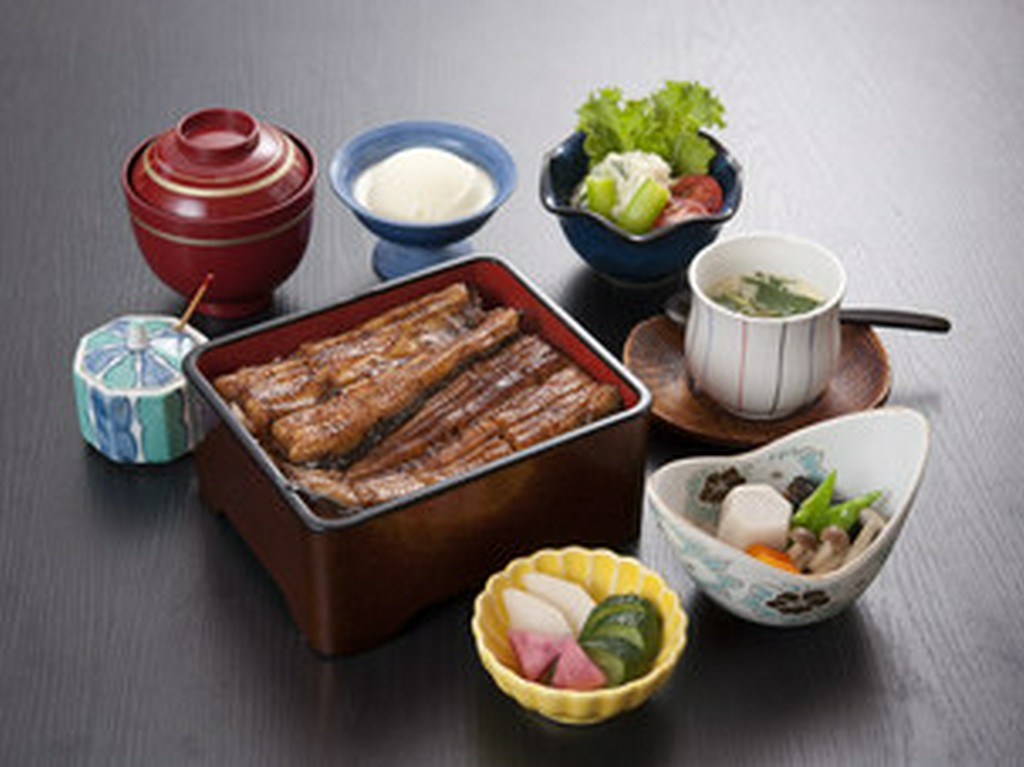 おすすめ！　うな重セット　出前も承ります。