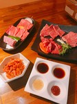 大とろ、ともさん、霜降ロースの盛り合わせです。