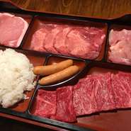 ひとつのお膳に牛タン、牛カルビ、豚ロース、
とりもも、ウィンナーが付いたリッチなお膳です。