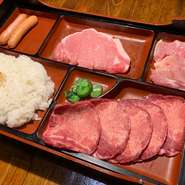 ランチで人気の牛タン鉄板焼肉膳を平日ディナー限定でご提供致します。