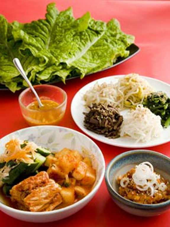 『ビビンバ』『キムチ盛』『サンチュ』