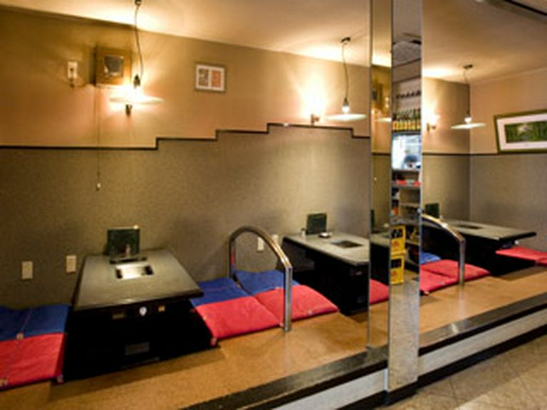 1階掘りごたつ席