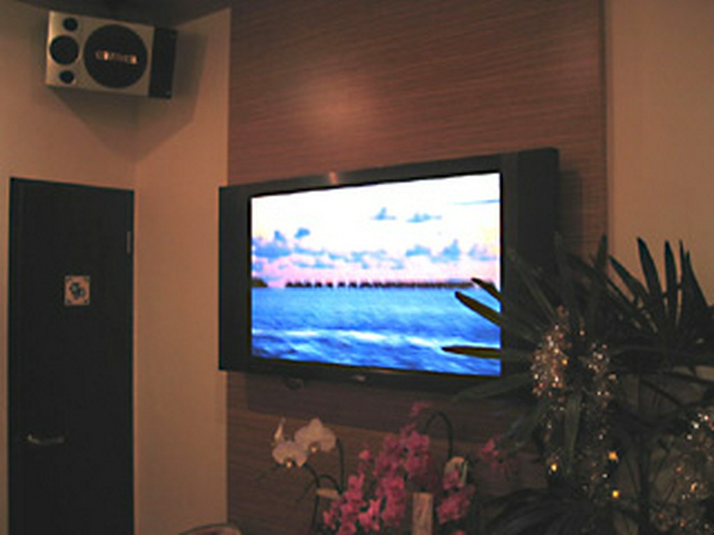 大型モニターにてＢＧＶを放映