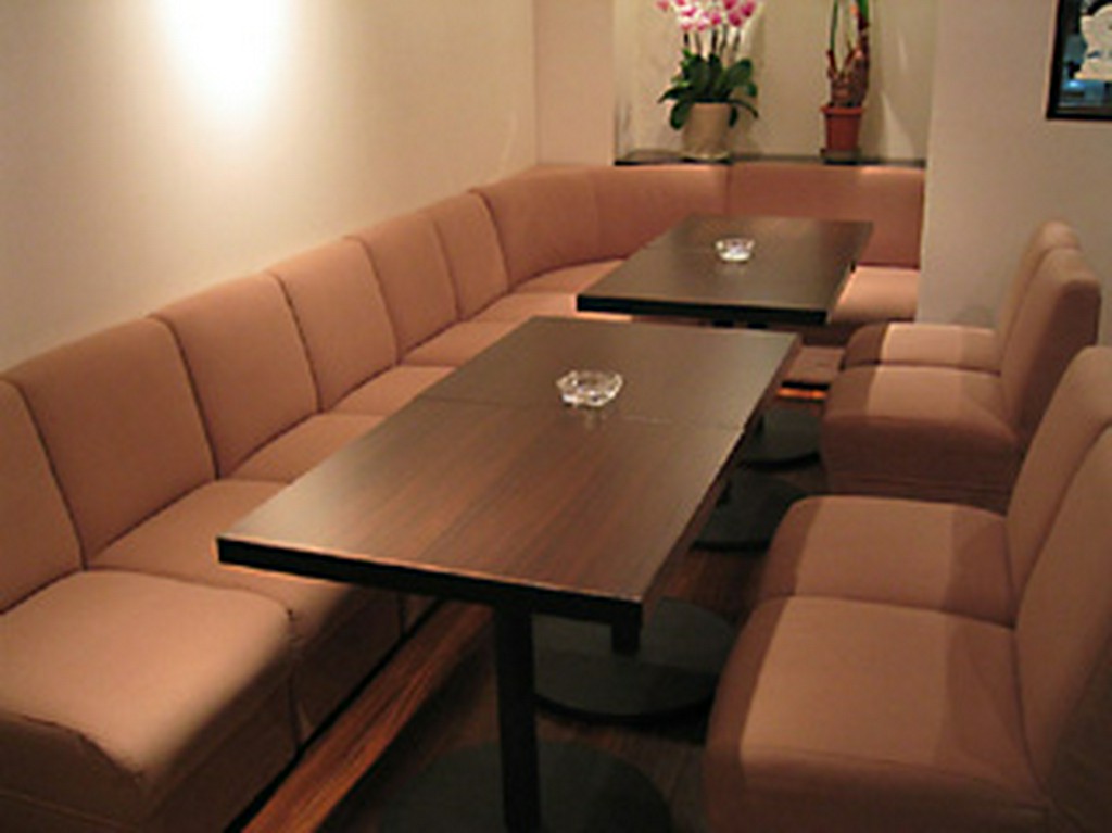 ソファ席は最大１６人までＯＫ