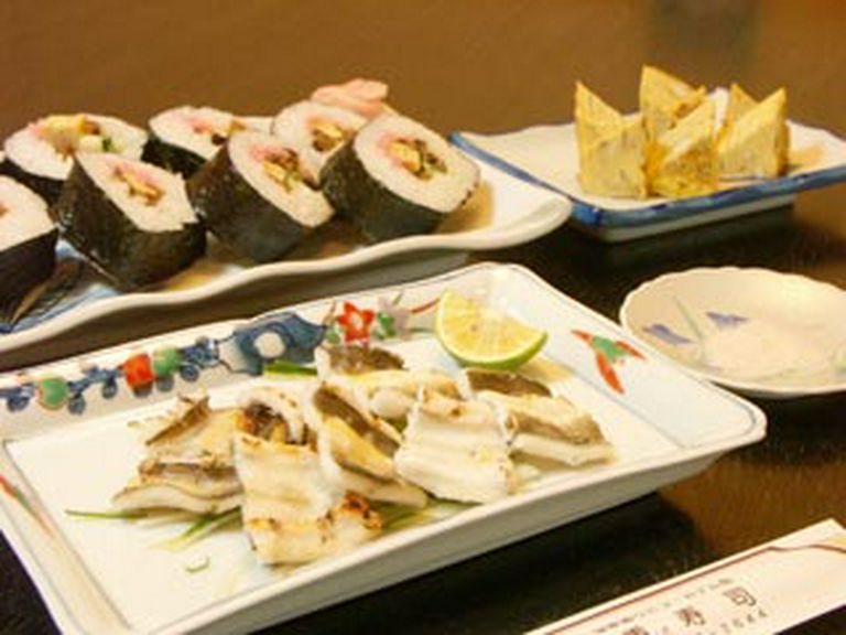 絶品!穴子の白焼きは必食です!