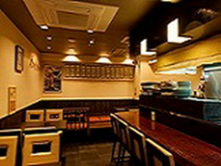 カウンター席もございます!