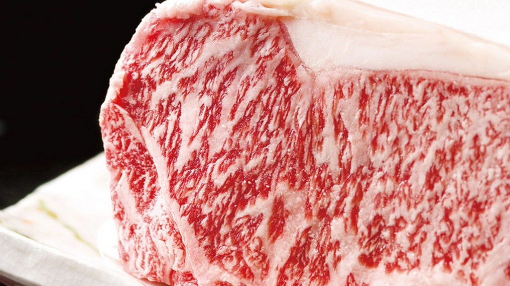 美味しい料理で思わず笑みがこぼれる、厳選ステーキディナー