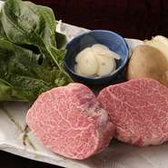 牛1頭から0.2～0.3％程しか取れない稀少部位

※ステーキのグラムアップを50g単位でする事ができます。価格はスタッフまで。