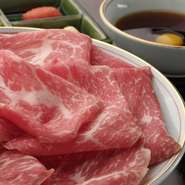 厳選された和牛の新鮮な肉を薄くスライス鉄板で軽く炙る自慢の一品。