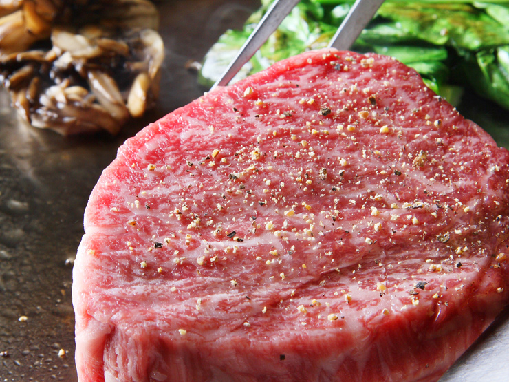 Limited quantity "Spring Premium Course" available only in March and April * Rump steak and premium Wagyu Chateaubriand