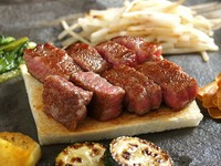 サーロインステーキと北海道産えぞ鮑焼き、いしざきオリジナル特製「ローストビーフ冷製仕立て」