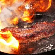 サラダ付自慢の和牛料理です。コースでもお楽しみ頂けます。