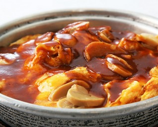 Toyo特製ドイツ風ライス（牛挽肉野菜入オムライス）