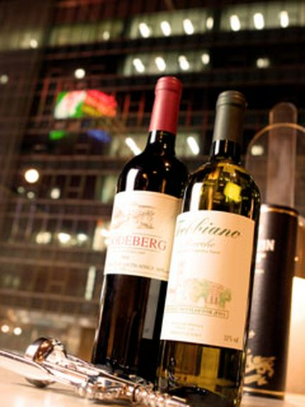 日本橋の夜景が見える席も