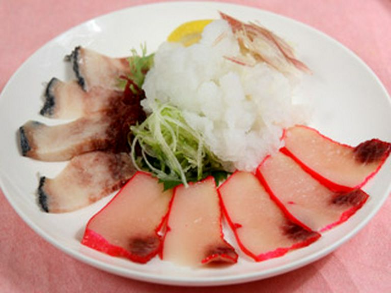 鯨三点盛