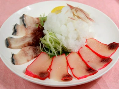 鯨三点盛