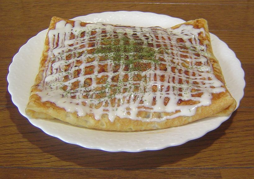 そばクレープ焼　ミックス（そばをクレープ生地でつつむ）