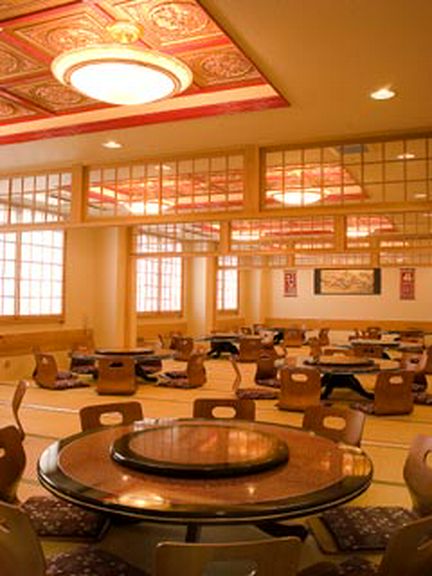大・小宴会も広々とした空間で