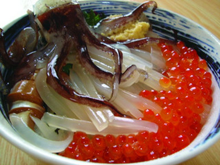 活いか踊り丼