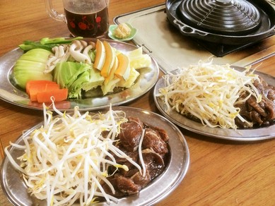ジンギスカン鍋を囲んで一杯いかがですか！？