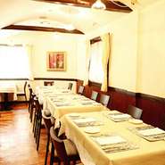 おいしい料理と、楽しい会話。落ち着いた雰囲気で、歓送迎会にもぴったり。身も心も弾むひとときをお過ごしください。