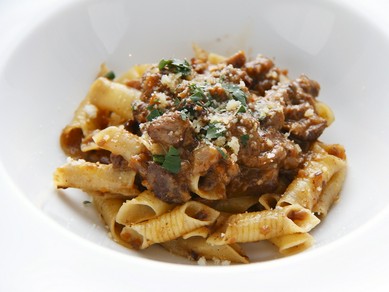 『鴨ラグーとフォアグラクリーム皇帝風の自家製ガルガネッリ』