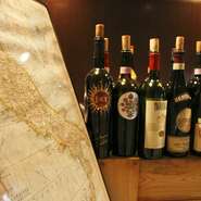 お手軽な価格のものから名産品まで、お料理によく合うワインを取り揃えています。