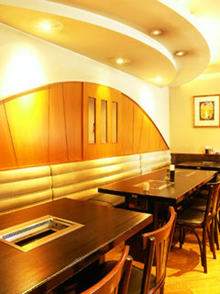 デーブル席でごゆるりと