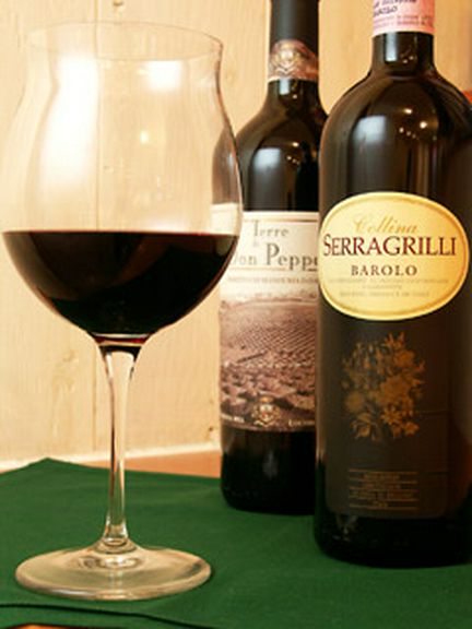 料理と一緒にイタリアンワインを