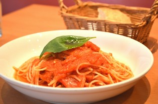 朝採れトマトの『自家製トマトを使ったトマトソースのパスタ』
