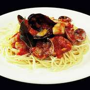 魚介の旨みとトマトソースが合います