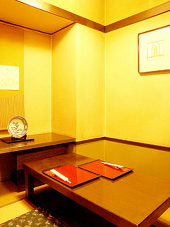 掘りごたつ式の半個室